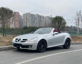 奔驰slk百度百科(奔驰slk系列有哪些)