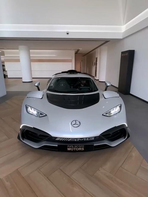 【奔驰跑车amggt,奔驰跑车AMGONE】