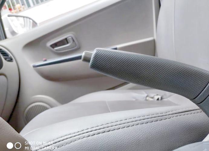 什么叫驻车制动器 什么叫驻车制动器操纵杆