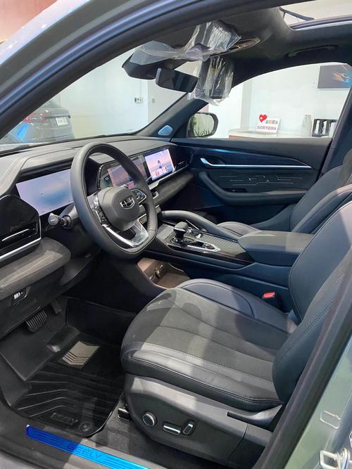 吉利豪越l2024款参数配置(吉利豪越suv配置表)