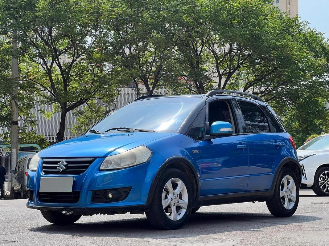 铃木天语sx4三厢质量如何 铃木天语sx4两厢论坛